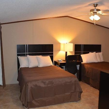 Dilley Lodge Extérieur photo