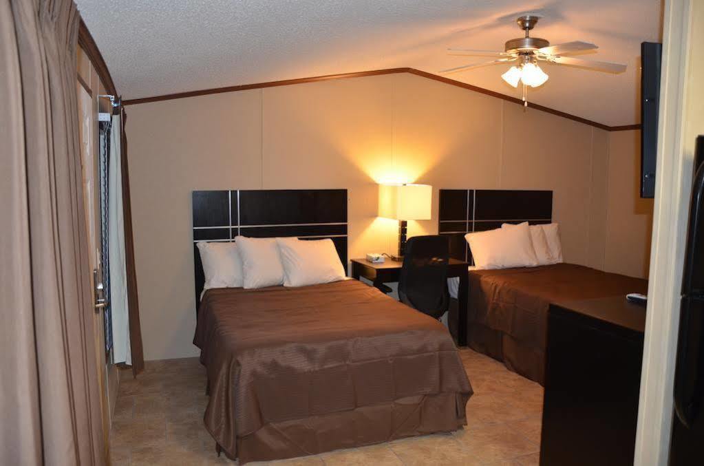 Dilley Lodge Extérieur photo
